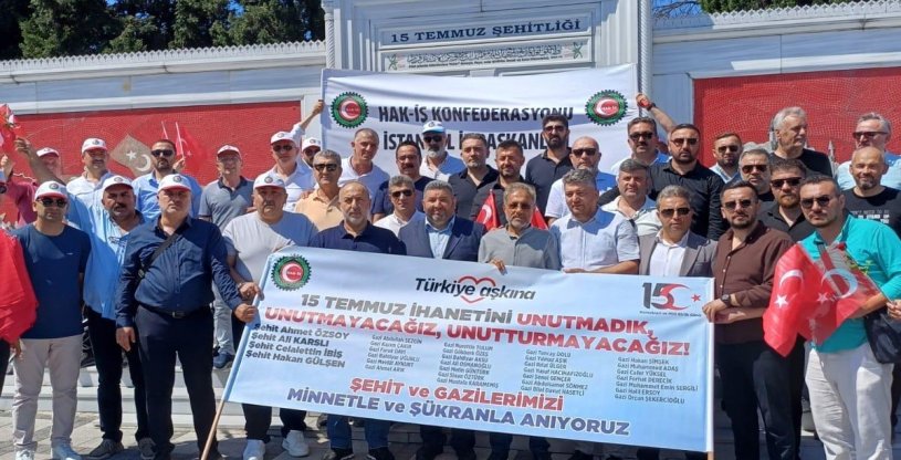 15 TEMMUZ’UN 9. YILDÖNÜMÜNDE ŞEHİTLERİMİZİ MEZARLARI BAŞINDA DUALARLA ANDIK