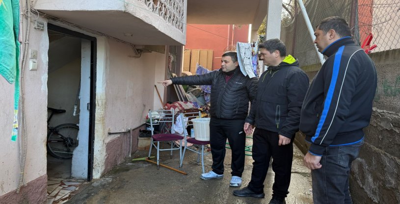 ÇOĞUN VE TOPÇU, ADANA'DA SELDE EVİ ZARAR GÖREN ÜYEMİZİ ZİYARET ETTİ