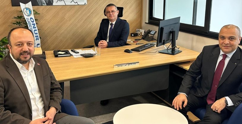 AKÜLKÜ, HALKBANK VARSAK VE KORKUTELİ ŞUBELERİNE 'HAYIRLI OLSUN' ZİYARETİNDE BULUNDU