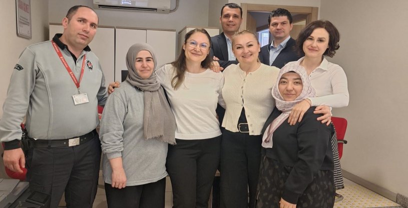 BOZKURT, ZİRAAT BANKASI YENİ GİRNE VE GİRNE BULVARI ŞUBELERİNİ ZİYARET ETTİ