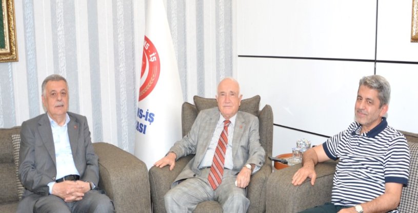 CUMHURBAŞKANLIĞI YİK ÜYESİ SAYIN CEMİL ÇİÇEK İLE TPB GENEL BAŞKANI SAYIN NEVZAT PAKDİL’İ SENDİKAMIZ GENEL MERKEZİNDE MİSAFİR ETTİK