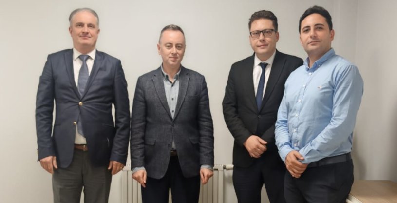 ÖZAĞCI, ZİRAAT VE HALK BANKASI MAÇKA ŞUBELERİNİ ZİYARET ETTİ