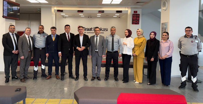 YİĞİT, ZİRAAT VE HALK BANKASI KARAPINAR ŞUBELERİNİ ZİYARET ETTİ