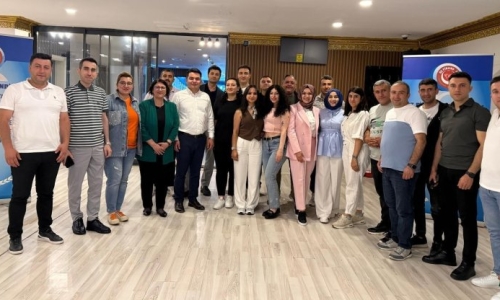 KARS'DA SENDİKAL ÖRGÜTLENME, SOSYAL DİYALOG, İŞ KANUNLARI VE TEMSİL YETENEĞİ EĞİTİMİ VERİLDİ