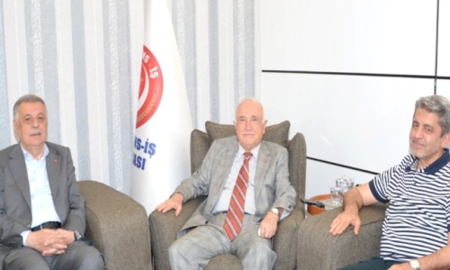 CUMHURBAŞKANLIĞI YİK ÜYESİ SAYIN CEMİL ÇİÇEK İLE TPB GENEL BAŞKANI SAYIN NEVZAT PAKDİL’İ SENDİKAMIZ GENEL MERKEZİNDE MİSAFİR ETTİK